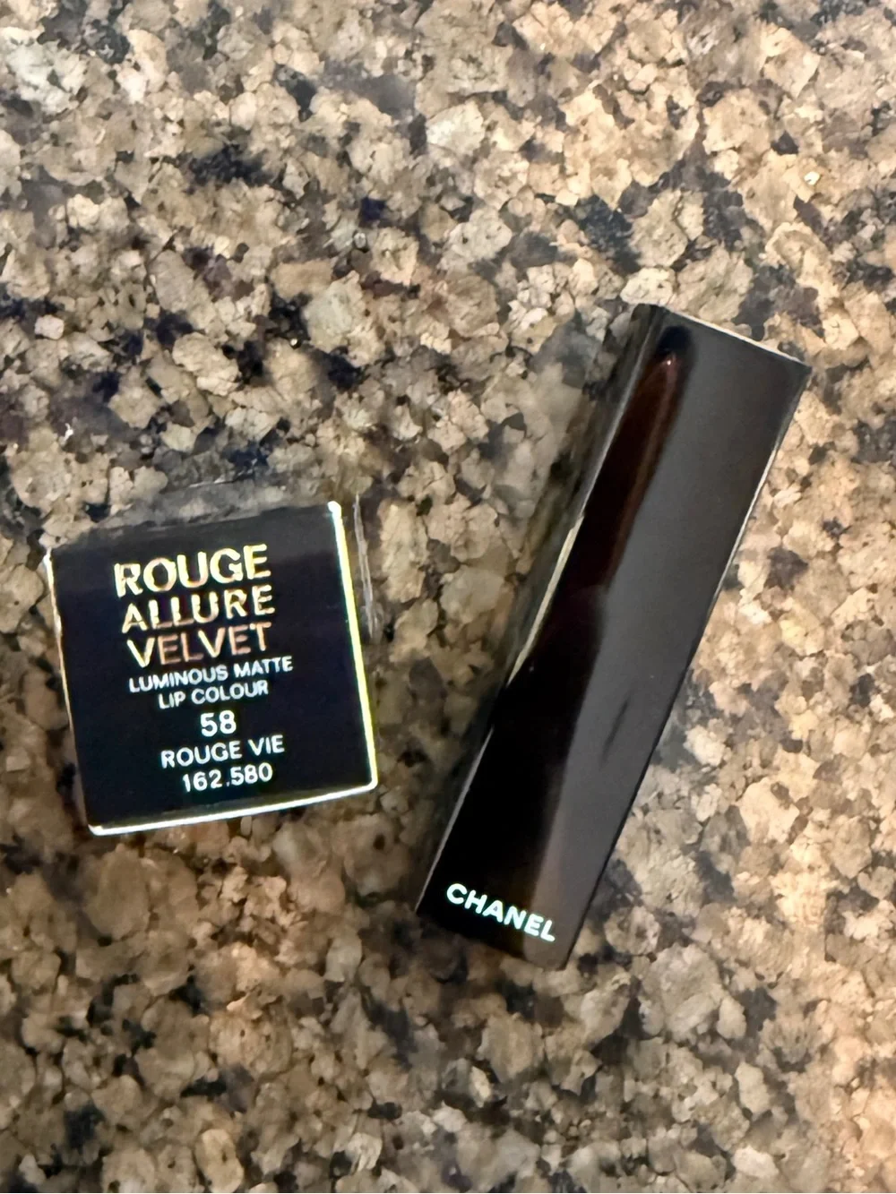 CHANEL Rouge Allure Velvet Lipstick 58 Rouge Vie 0.12 oz NIB (NEW)